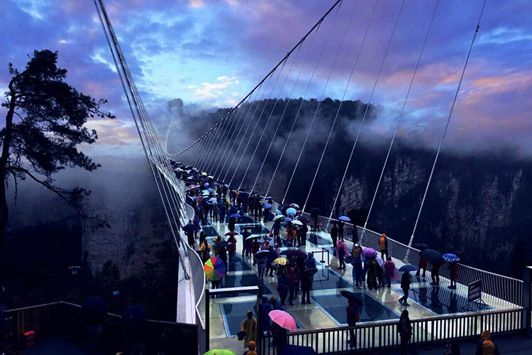 長(zhǎng)沙出發(fā)到張家界玻璃橋、天門山、玻璃棧道、鳳凰古城3日游