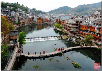 張家界、黃石寨、金鞭溪、苗寨故事、鳳凰古城三天兩晚游